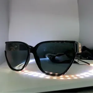 Linda Farrow | Accessories | Sabine Designer Sunglasses By  display picture 1